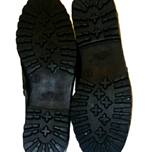 Platforms - Picture 2 of 2